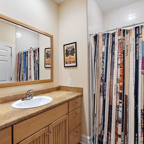 202 Oak Street, South Haven, MI 49090