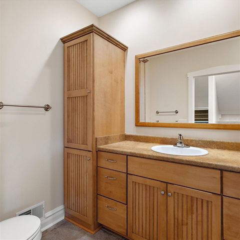 202 Oak Street, South Haven, MI 49090