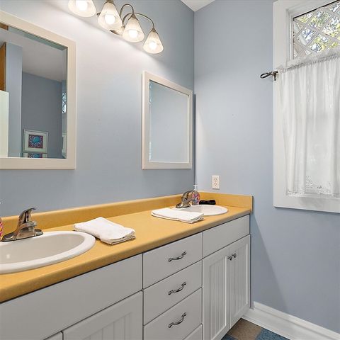 202 Oak Street, South Haven, MI 49090