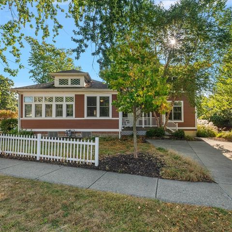 202 Oak Street, South Haven, MI 49090