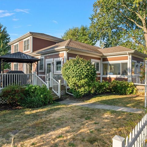 202 Oak Street, South Haven, MI 49090