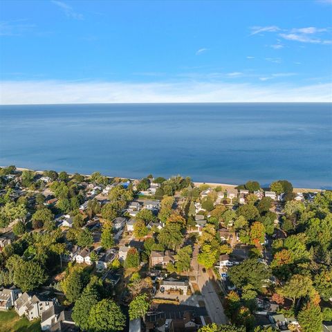 202 Oak Street, South Haven, MI 49090