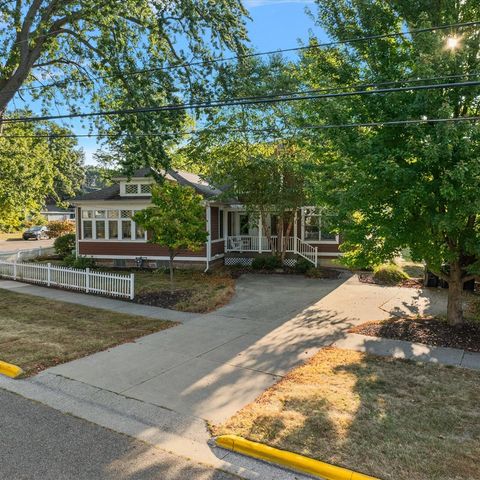 202 Oak Street, South Haven, MI 49090