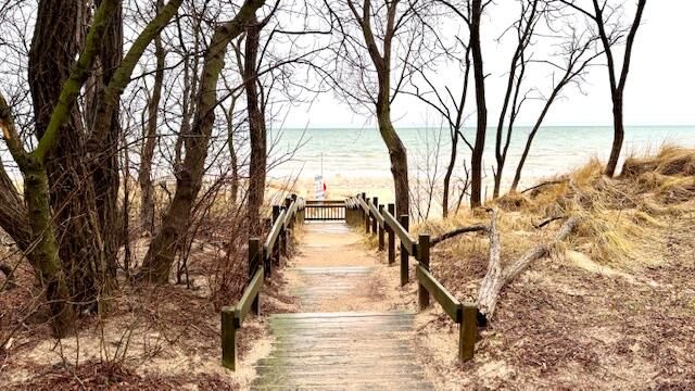 202 Oak Street, South Haven, MI 49090