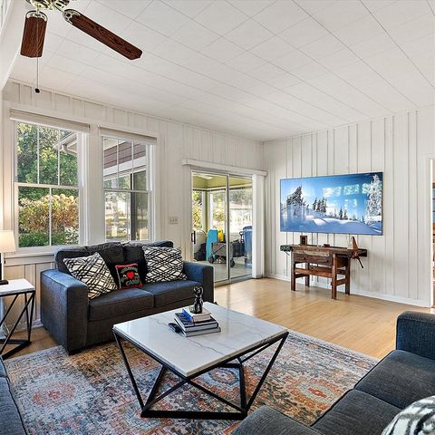 202 Oak Street, South Haven, MI 49090