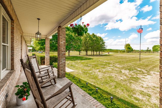 1976 Hartsville Pike, Gallatin, TN 37066