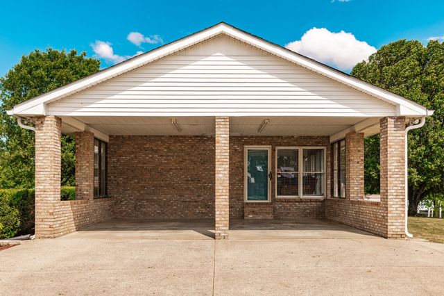 1976 Hartsville Pike, Gallatin, TN 37066