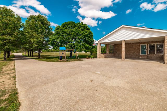 1976 Hartsville Pike, Gallatin, TN 37066