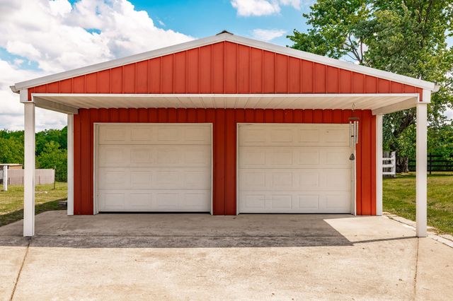 1976 Hartsville Pike, Gallatin, TN 37066