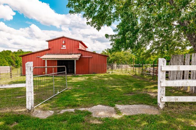 1976 Hartsville Pike, Gallatin, TN 37066