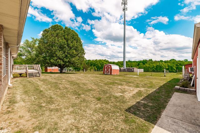 1976 Hartsville Pike, Gallatin, TN 37066