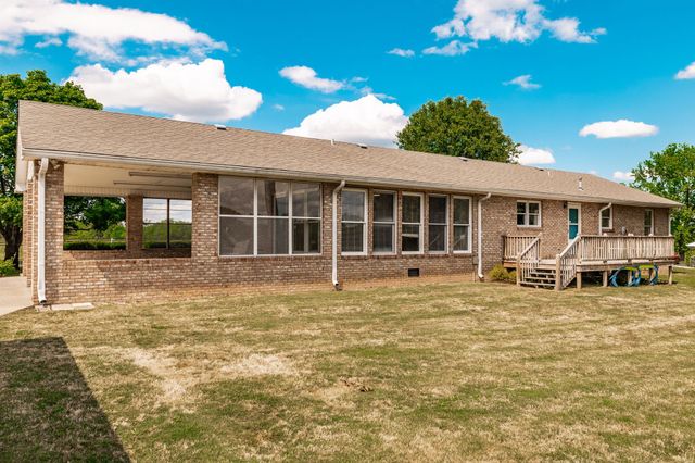 1976 Hartsville Pike, Gallatin, TN 37066