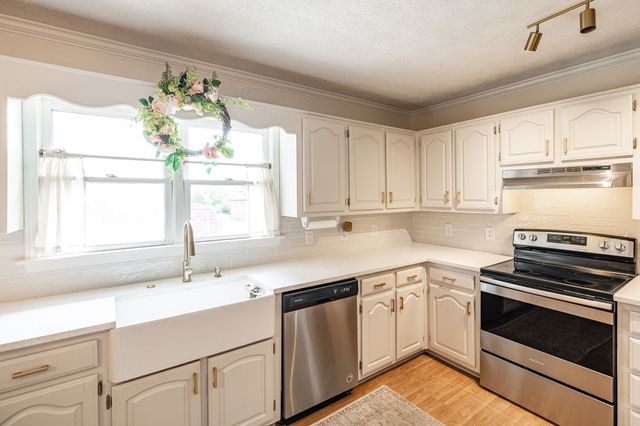 1976 Hartsville Pike, Gallatin, TN 37066