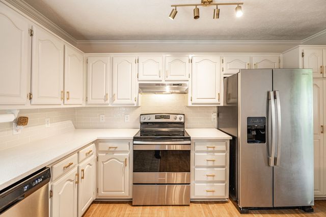 1976 Hartsville Pike, Gallatin, TN 37066