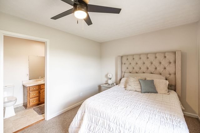 1976 Hartsville Pike, Gallatin, TN 37066
