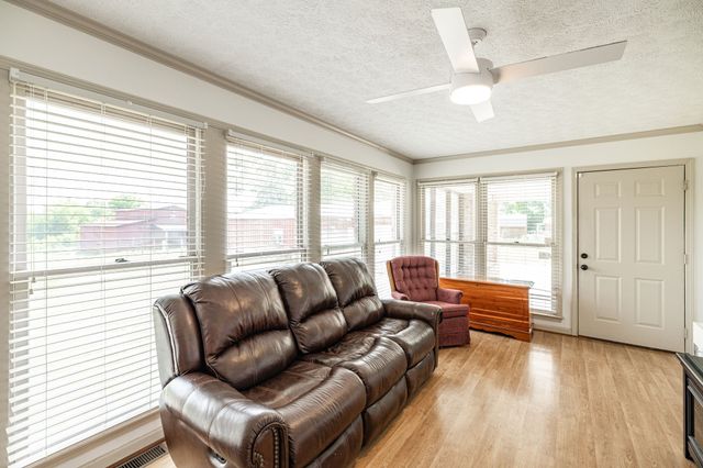 1976 Hartsville Pike, Gallatin, TN 37066