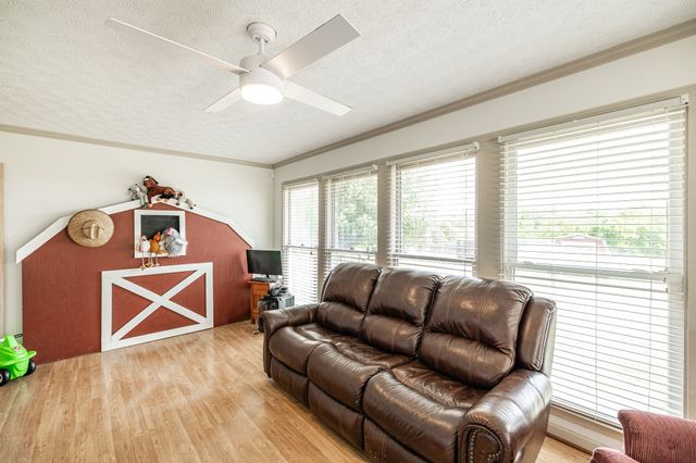 1976 Hartsville Pike, Gallatin, TN 37066