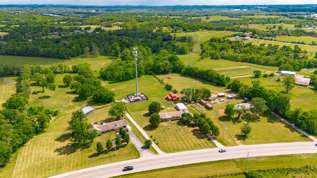 1976 Hartsville Pike, Gallatin, TN 37066