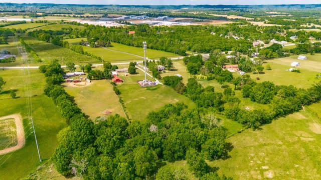 1976 Hartsville Pike, Gallatin, TN 37066