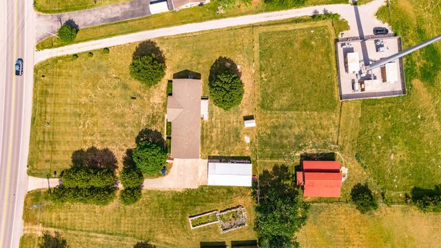 1976 Hartsville Pike, Gallatin, TN 37066