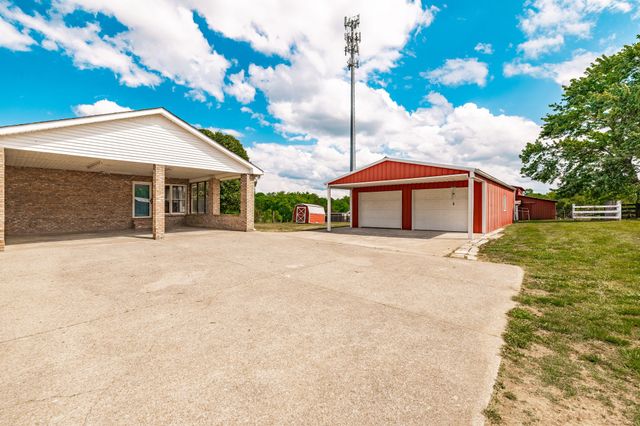 1976 Hartsville Pike, Gallatin, TN 37066