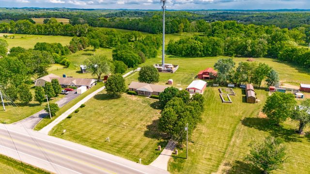 1976 Hartsville Pike, Gallatin, TN 37066