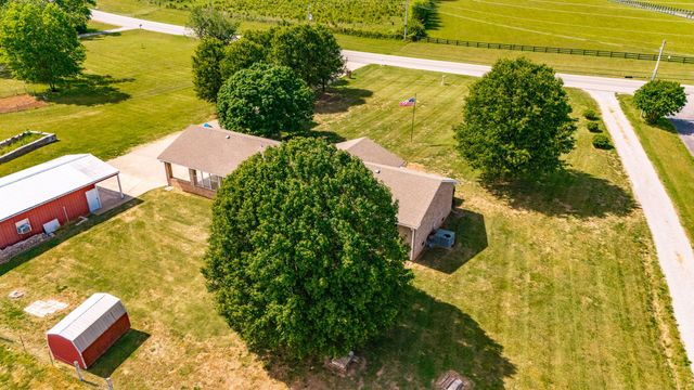 1976 Hartsville Pike, Gallatin, TN 37066