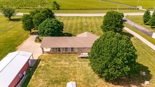 1976 Hartsville Pike, Gallatin, TN 37066