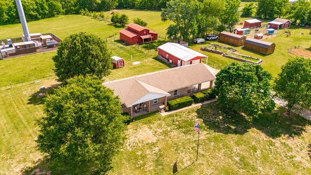 1976 Hartsville Pike, Gallatin, TN 37066