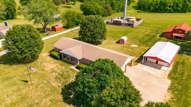 1976 Hartsville Pike, Gallatin, TN 37066