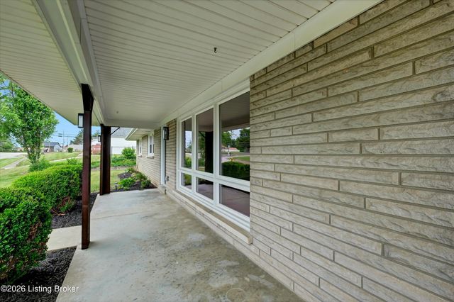 334 S Bardstown Rd, Mt Washington, KY 40047