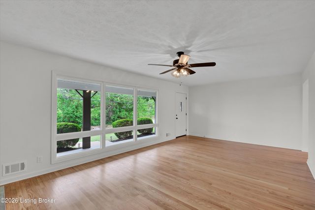 334 S Bardstown Rd, Mt Washington, KY 40047