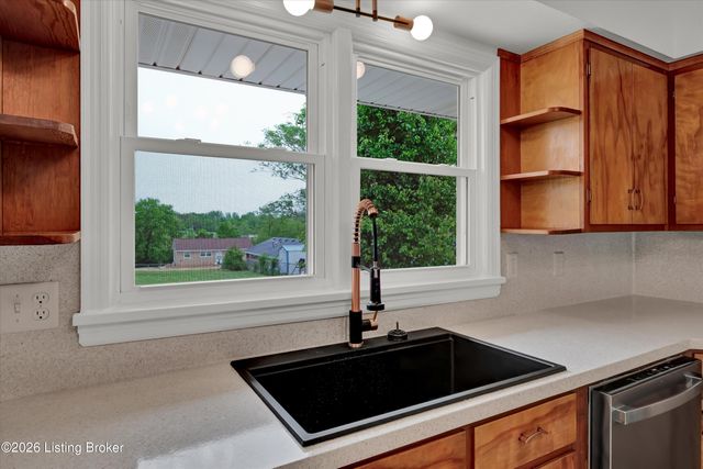 334 S Bardstown Rd, Mt Washington, KY 40047