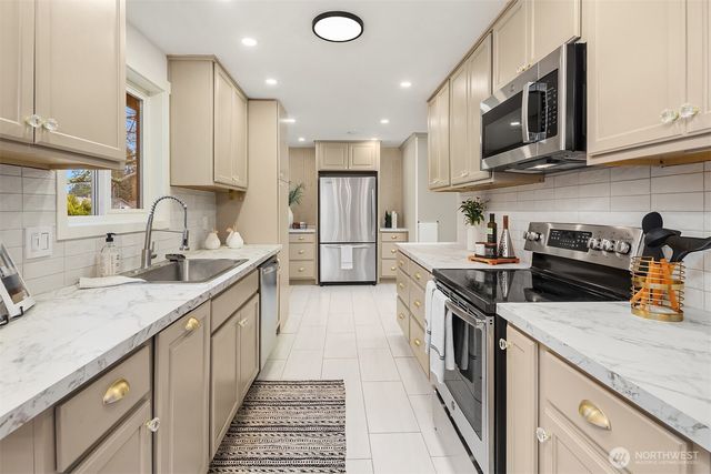 20623 81st Avenue W, Edmonds, WA 98026