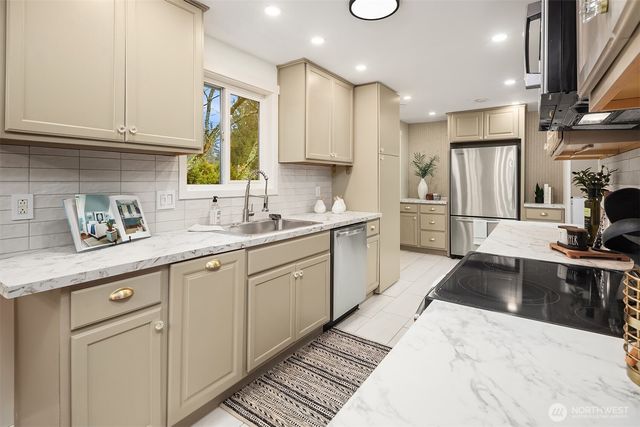 20623 81st Avenue W, Edmonds, WA 98026