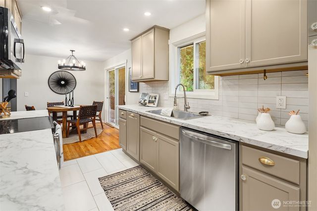 20623 81st Avenue W, Edmonds, WA 98026