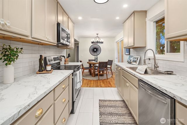 20623 81st Avenue W, Edmonds, WA 98026