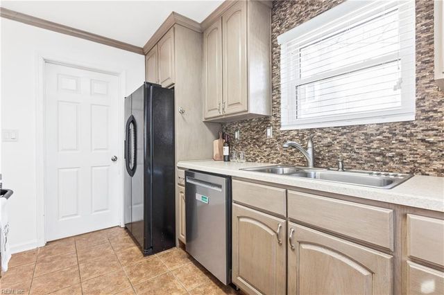 4712 Thresher CT, Virginia Beach, VA 23464