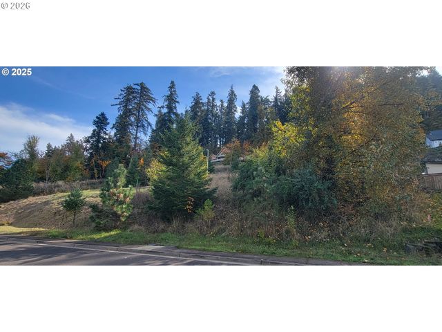 1 Queens Ave, Creswell, OR 97426