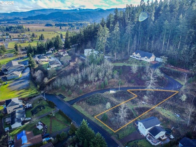 1 Queens Ave, Creswell, OR 97426