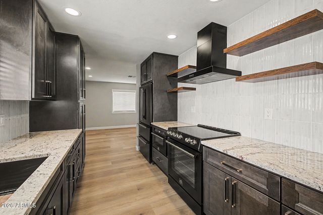 8716 E MITCHELL Drive, Scottsdale, AZ 85251