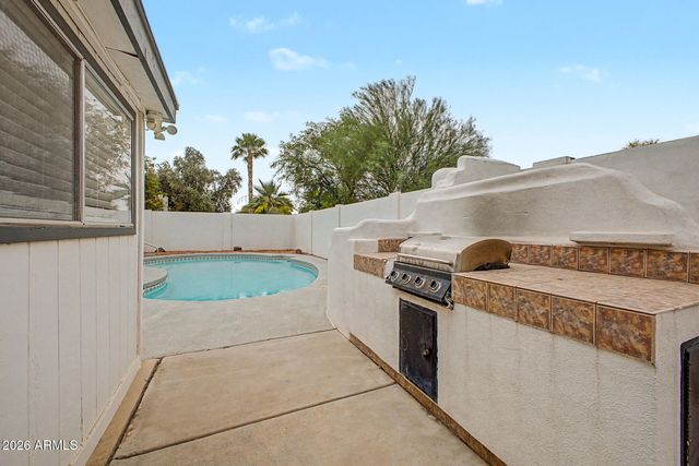 8716 E MITCHELL Drive, Scottsdale, AZ 85251
