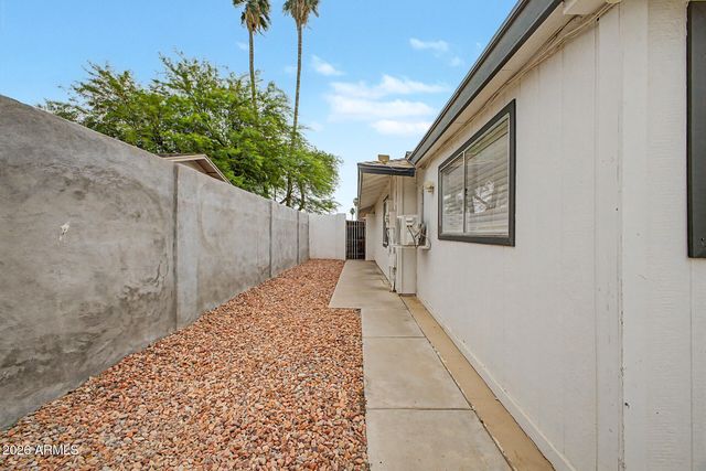 8716 E MITCHELL Drive, Scottsdale, AZ 85251