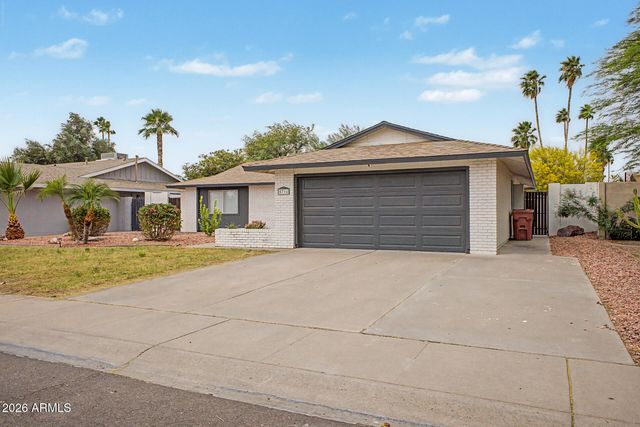 8716 E MITCHELL Drive, Scottsdale, AZ 85251