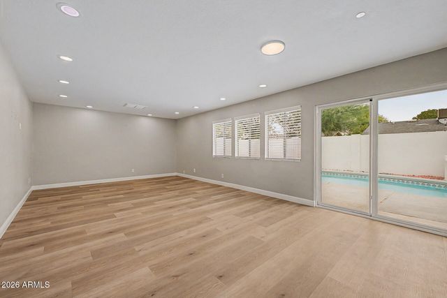 8716 E MITCHELL Drive, Scottsdale, AZ 85251