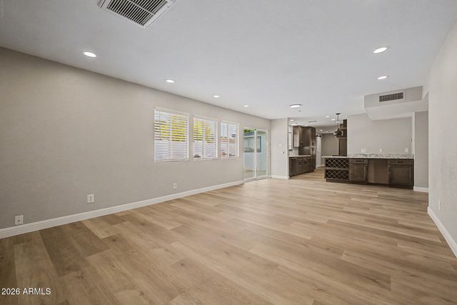 8716 E MITCHELL Drive, Scottsdale, AZ 85251