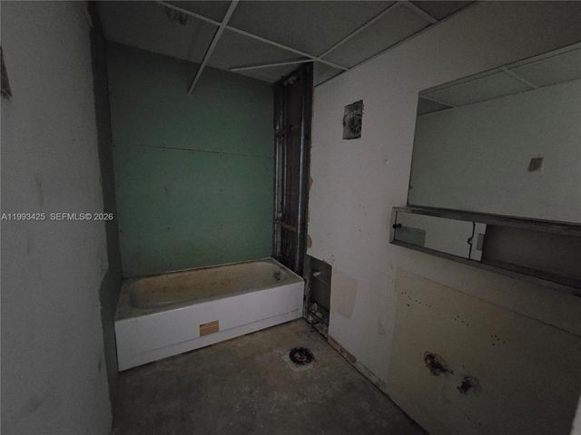 17120 SW 94th Ave 404, Palmetto Bay, FL 33157