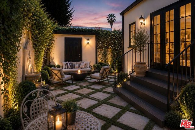 8906 Ashcroft Avenue, West Hollywood, CA 90048