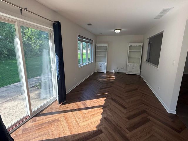 6418 Grosbeak Court, Hobart, IN 46342