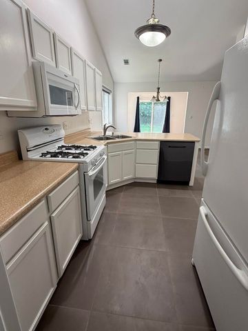 6418 Grosbeak Court, Hobart, IN 46342